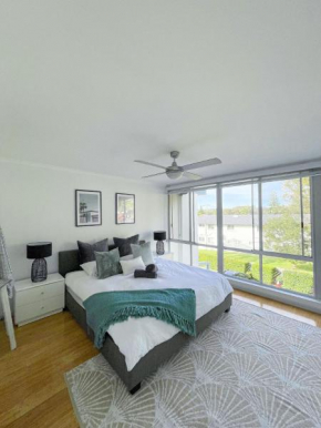 Belle by the Bay, Fingal Bay